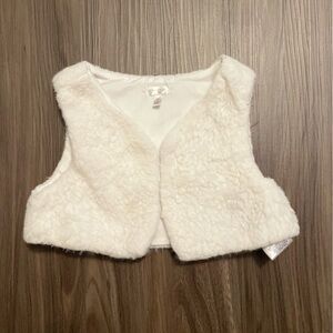 Tahari Cozy White Faux Fur Vest size 2T